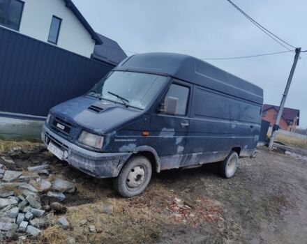 Чорний Івеко Daily пасс., об'ємом двигуна 2.8 л та пробігом 400 тис. км за 2837 $, фото 1 на Automoto.ua