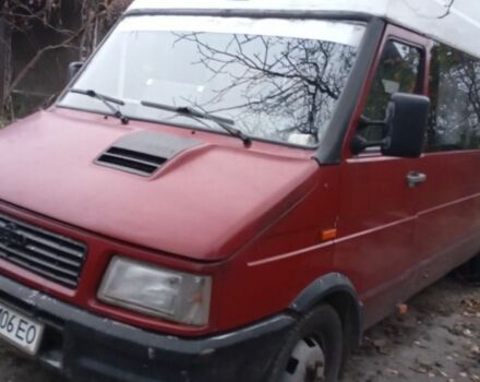 Червоний Івеко Daily пасс., об'ємом двигуна 2.8 л та пробігом 300 тис. км за 3000 $, фото 2 на Automoto.ua