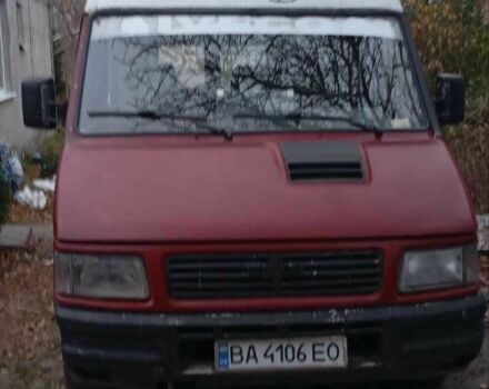 Червоний Івеко Daily пасс., об'ємом двигуна 2.8 л та пробігом 300 тис. км за 3000 $, фото 1 на Automoto.ua