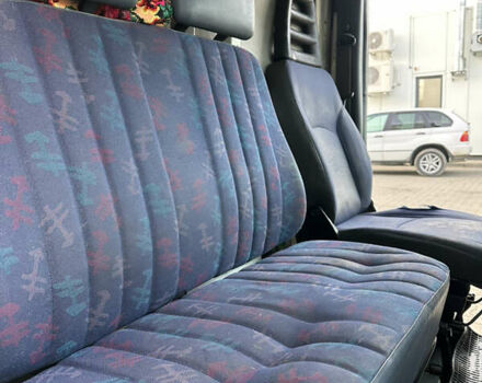 Желтый Ивеко Дейли, объемом двигателя 2.3 л и пробегом 420 тыс. км за 5700 $, фото 10 на Automoto.ua