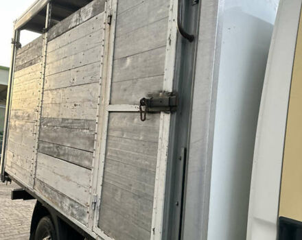 Желтый Ивеко Дейли, объемом двигателя 2.3 л и пробегом 420 тыс. км за 5700 $, фото 2 на Automoto.ua