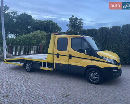 Желтый Ивеко Дейли, объемом двигателя 3 л и пробегом 420 тыс. км за 21500 $, фото 1 на Automoto.ua