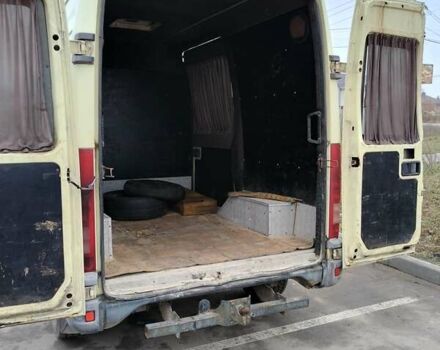 Желтый Ивеко Дейли, объемом двигателя 2.8 л и пробегом 515 тыс. км за 4000 $, фото 5 на Automoto.ua