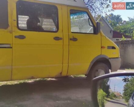 Желтый Ивеко Дейли, объемом двигателя 0 л и пробегом 363 тыс. км за 2000 $, фото 1 на Automoto.ua