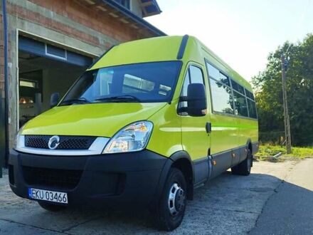 Желтый Ивеко Дейли, объемом двигателя 3 л и пробегом 440 тыс. км за 24499 $, фото 1 на Automoto.ua