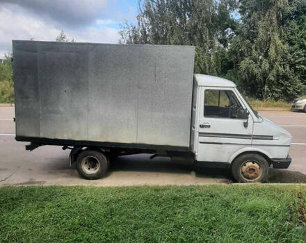 Серый Ивеко Дейли, объемом двигателя 2.5 л и пробегом 100 тыс. км за 2500 $, фото 3 на Automoto.ua