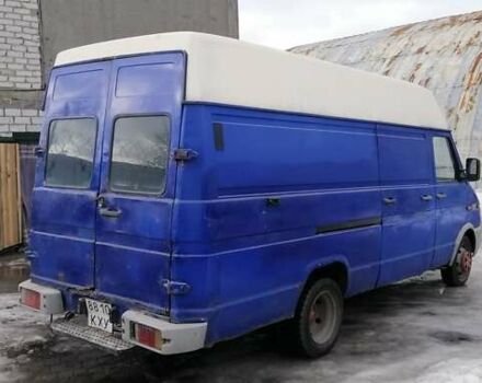 Синий Ивеко Дейли, объемом двигателя 0 л и пробегом 327 тыс. км за 2000 $, фото 2 на Automoto.ua