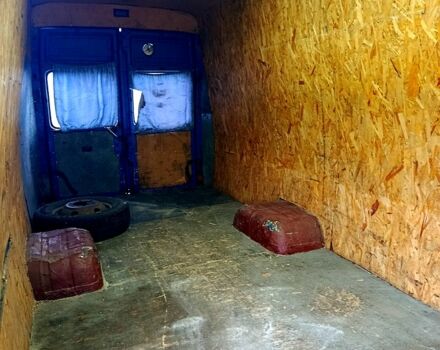 Синий Ивеко Дейли, объемом двигателя 2.8 л и пробегом 200 тыс. км за 2500 $, фото 3 на Automoto.ua