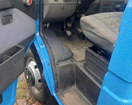 Синий Ивеко Дейли, объемом двигателя 2.8 л и пробегом 100 тыс. км за 6500 $, фото 4 на Automoto.ua