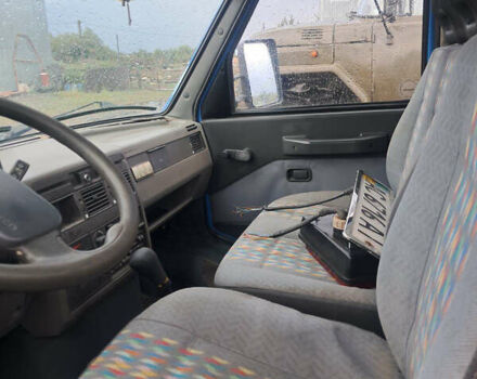 Синий Ивеко Дейли, объемом двигателя 2.8 л и пробегом 100 тыс. км за 6500 $, фото 5 на Automoto.ua