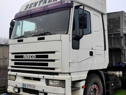 Белый Ивеко ЕвроСтар, объемом двигателя 6.9 л и пробегом 200 тыс. км за 7000 $, фото 1 на Automoto.ua