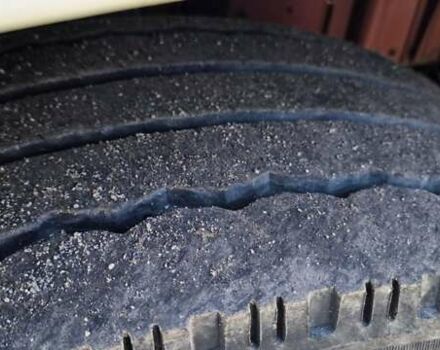 Белый Ивеко Стралис, объемом двигателя 12.88 л и пробегом 1000 тыс. км за 5900 $, фото 2 на Automoto.ua