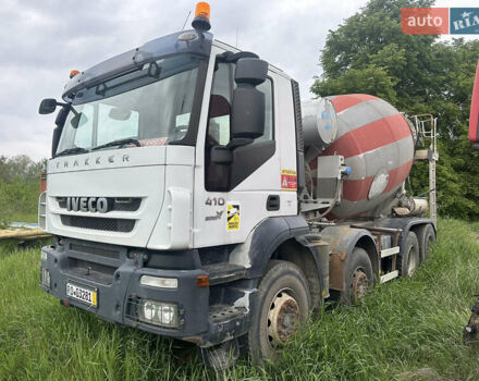 Білий Івеко Trakker, об'ємом двигуна 12.88 л та пробігом 180 тис. км за 60000 $, фото 1 на Automoto.ua