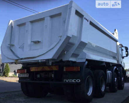 Белый Ивеко Треккер, объемом двигателя 12.9 л и пробегом 380 тыс. км за 50000 $, фото 4 на Automoto.ua