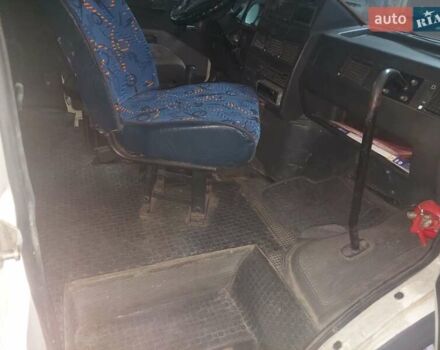 Белый Ивеко Турбо Дейли пасс., объемом двигателя 2.8 л и пробегом 400 тыс. км за 4000 $, фото 4 на Automoto.ua