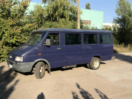Ивеко TurboDaily 2000 в Житомире на Automoto.ua Фиолетовый Ивеко TurboDaily, объемом двигателя 2.5 л и пробегом 190 тыс. км за 3400 $, фото 1 на Automoto.ua