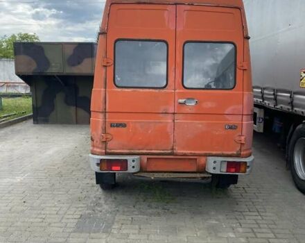 Помаранчевий Івеко TurboDaily, об'ємом двигуна 2.5 л та пробігом 350 тис. км за 1200 $, фото 1 на Automoto.ua
