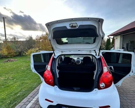 Белый Джак Джей2, объемом двигателя 1 л и пробегом 45 тыс. км за 4500 $, фото 2 на Automoto.ua