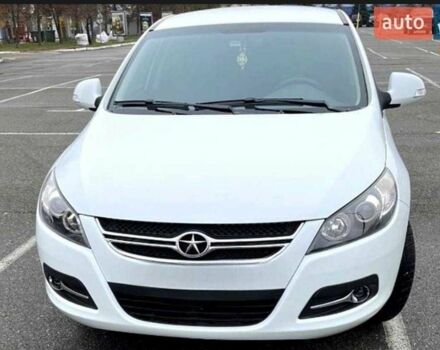 Белый Джак Джей5, объемом двигателя 1.5 л и пробегом 16 тыс. км за 6999 $, фото 2 на Automoto.ua