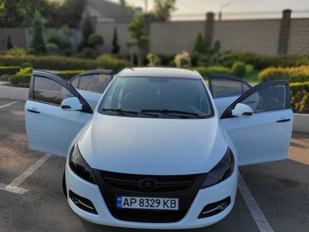 Джак Джей5 2014 в Запорожье на Automoto.ua Белый Джак Джей5, объемом двигателя 1.5 л и пробегом 127 тыс. км за 5000 $, фото 1 на Automoto.ua