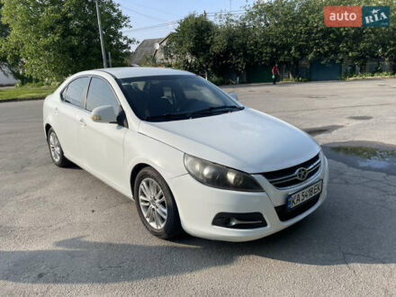 Джак Джей5 2014 в Киеве на Automoto.ua Белый Джак Джей5, объемом двигателя 1.83 л и пробегом 112 тыс. км за 4400 $, фото 1 на Automoto.ua