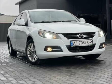Джак Джей5 2014 у Макарове на Automoto.ua Білий Джак Джей5, об'ємом двигуна 1.5 л та пробігом 161 тис. км за 4850 $, фото 1 на Automoto.ua