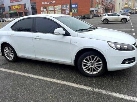 Белый Джак Джей5, объемом двигателя 1.5 л и пробегом 16 тыс. км за 6999 $, фото 1 на Automoto.ua