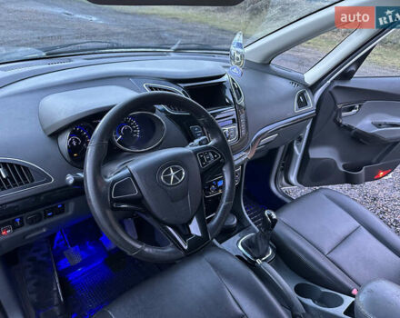 Серый Джак Джей6, объемом двигателя 2 л и пробегом 104 тыс. км за 6100 $, фото 26 на Automoto.ua