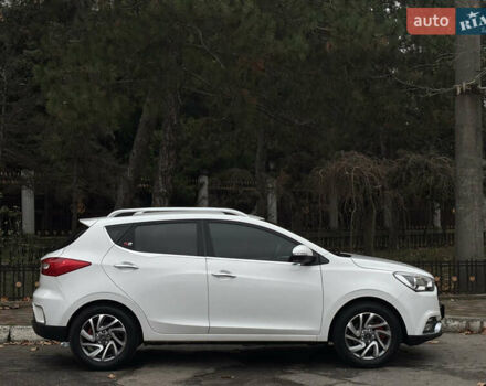 Белый Джак С2, объемом двигателя 1.5 л и пробегом 101 тыс. км за 7999 $, фото 3 на Automoto.ua