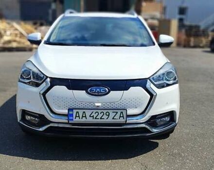 Белый Джак iEV7S, объемом двигателя 0 л и пробегом 35 тыс. км за 9999 $, фото 1 на Automoto.ua