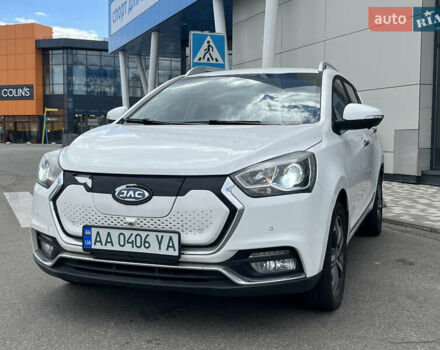 Белый Джак iEV7S, объемом двигателя 0 л и пробегом 59 тыс. км за 9900 $, фото 1 на Automoto.ua