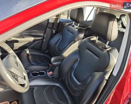 Красный Джак iEVS4, объемом двигателя 0 л и пробегом 70 тыс. км за 15000 $, фото 4 на Automoto.ua
