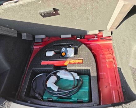 Красный Джак iEVS4, объемом двигателя 0 л и пробегом 70 тыс. км за 15000 $, фото 14 на Automoto.ua