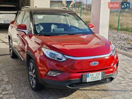 Красный Джак iEVS4, объемом двигателя 0 л и пробегом 70 тыс. км за 15000 $, фото 1 на Automoto.ua