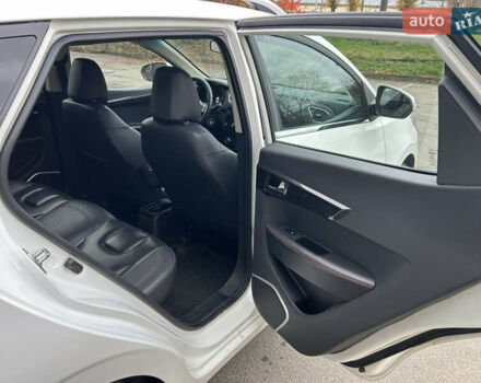 Белый Джак JS2, объемом двигателя 1.5 л и пробегом 196 тыс. км за 8900 $, фото 10 на Automoto.ua