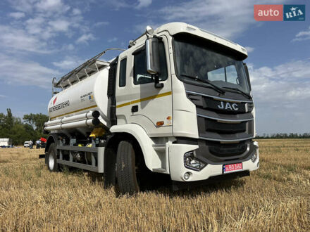 Джак N200 2024 в Киеве на Automoto.ua Белый Джак N200, объемом двигателя 6.7 л и пробегом 1 тыс. км за 112284 $, фото 1 на Automoto.ua