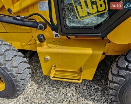Жовтий ЖЦБ 2ЦКС, об'ємом двигуна 4 л та пробігом 250 тис. км за 51003 $, фото 17 на Automoto.ua