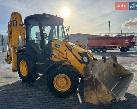 Желтый ЖЦБ 3ЦКС, объемом двигателя 4 л и пробегом 4 тыс. км за 23100 $, фото 4 на Automoto.ua