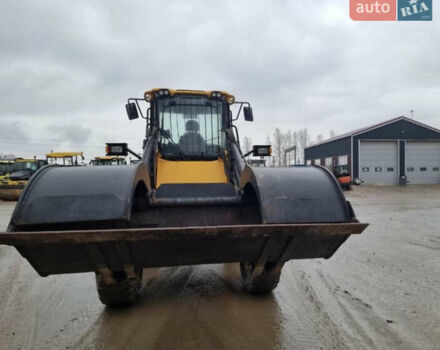 ЖЦБ 411, объемом двигателя 0 л и пробегом 8 тыс. км за 43602 $, фото 7 на Automoto.ua