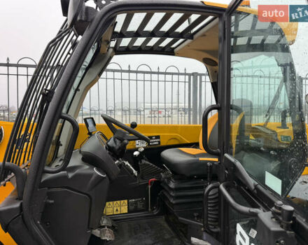 Жовтий ЖЦБ 531-70, об'ємом двигуна 4.4 л та пробігом 2 тис. км за 66007 $, фото 9 на Automoto.ua