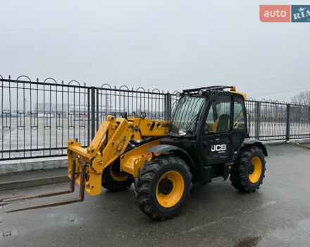 Желтый ЖЦБ 531-70, объемом двигателя 4.4 л и пробегом 1 тыс. км за 68389 $, фото 3 на Automoto.ua