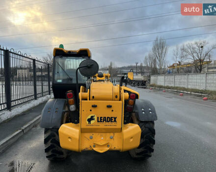 Жовтий ЖЦБ 535-140, об'ємом двигуна 4.4 л та пробігом 6 тис. км за 51015 $, фото 9 на Automoto.ua