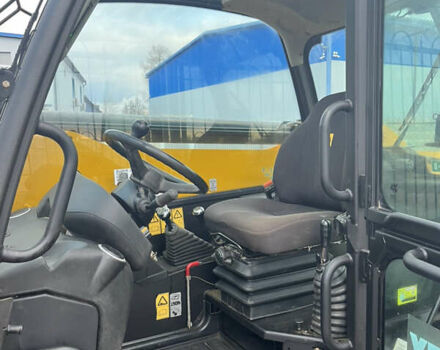 Жовтий ЖЦБ 535-140, об'ємом двигуна 4.4 л та пробігом 6 тис. км за 51015 $, фото 1 на Automoto.ua