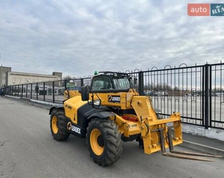 Жовтий ЖЦБ 535-95, об'ємом двигуна 4.4 л та пробігом 3 тис. км за 62583 $, фото 3 на Automoto.ua