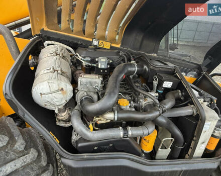 Желтый ЖЦБ 535-95, объемом двигателя 4.4 л и пробегом 6 тыс. км за 69969 $, фото 14 на Automoto.ua