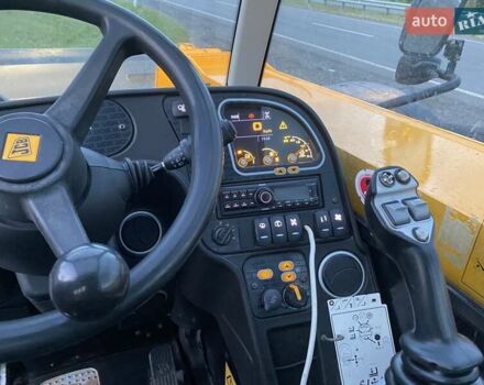 Жовтий ЖЦБ 536/70, об'ємом двигуна 4.4 л та пробігом 4 тис. км за 52500 $, фото 18 на Automoto.ua