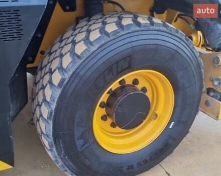 Желтый ЖЦБ 555-210R, объемом двигателя 0 л и пробегом 0 тыс. км за 170000 $, фото 9 на Automoto.ua
