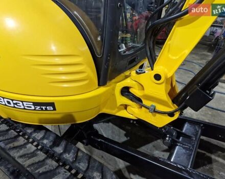 Желтый ЖЦБ 8035, объемом двигателя 2.2 л и пробегом 31 тыс. км за 37203 $, фото 15 на Automoto.ua