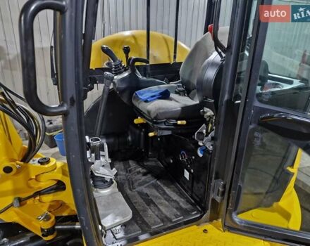 Желтый ЖЦБ 8035, объемом двигателя 2.2 л и пробегом 31 тыс. км за 37203 $, фото 24 на Automoto.ua