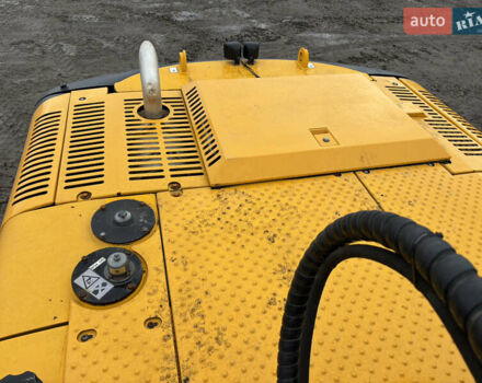 ЖЦБ ЖС 220, объемом двигателя 0 л и пробегом 8 тыс. км за 64262 $, фото 17 на Automoto.ua